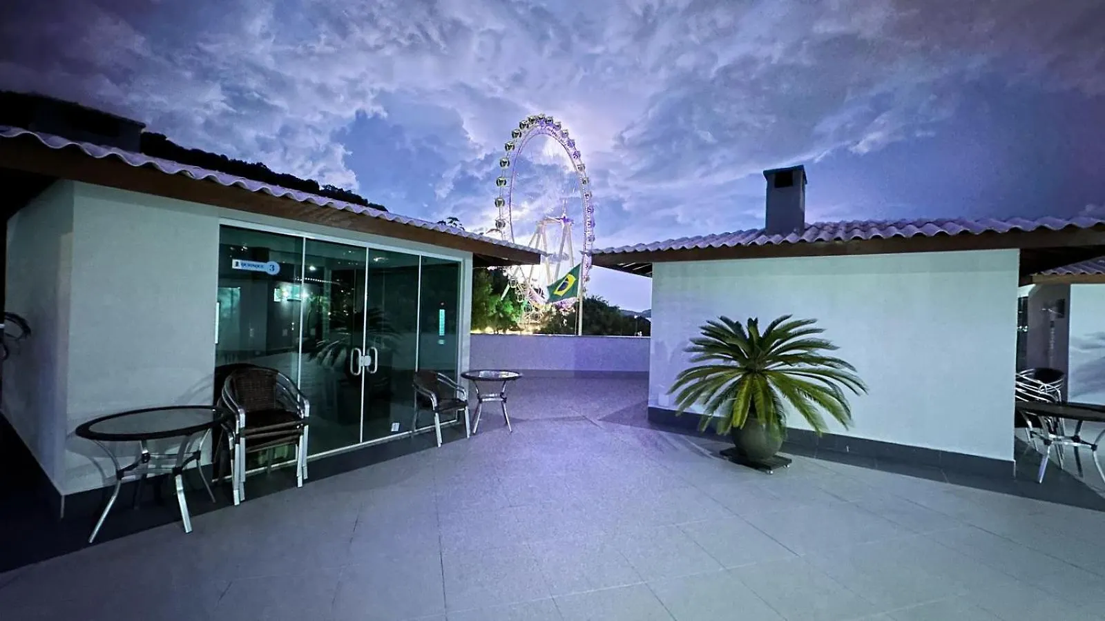 Apartament Flat Dubai - Frente Roda Gigante - Piscina Frente Mar - Excepcional Balneário Camboriú Brazylia
