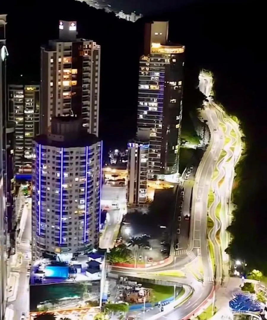 Flat Dubai - Frente Roda Gigante - Piscina Frente Mar - Excepcional Balneário Camboriú 0*,  Brazylia