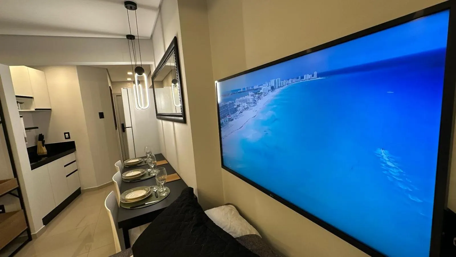Flat Dubai - Frente Roda Gigante - Piscina Frente Mar - Excepcional Balneário Camboriú 0*,  Brazylia